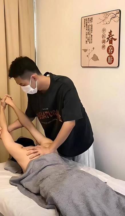 操处女小雪的相关介绍