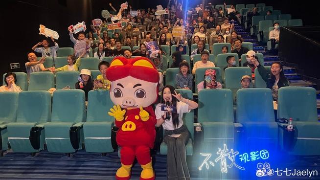 诱人的女秘书在线的相关介绍