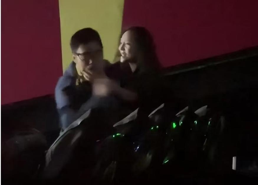 欧美人妻少妇二区的相关介绍