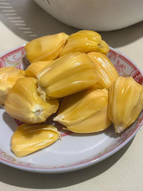 12岁女孩有黄色分泌物是什么原因引起的的相关介绍