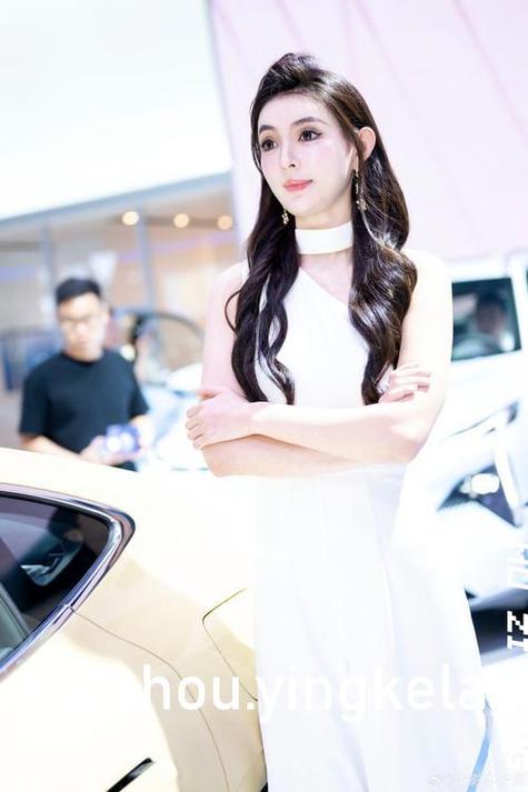 美女被劈腿操出白浆的相关介绍