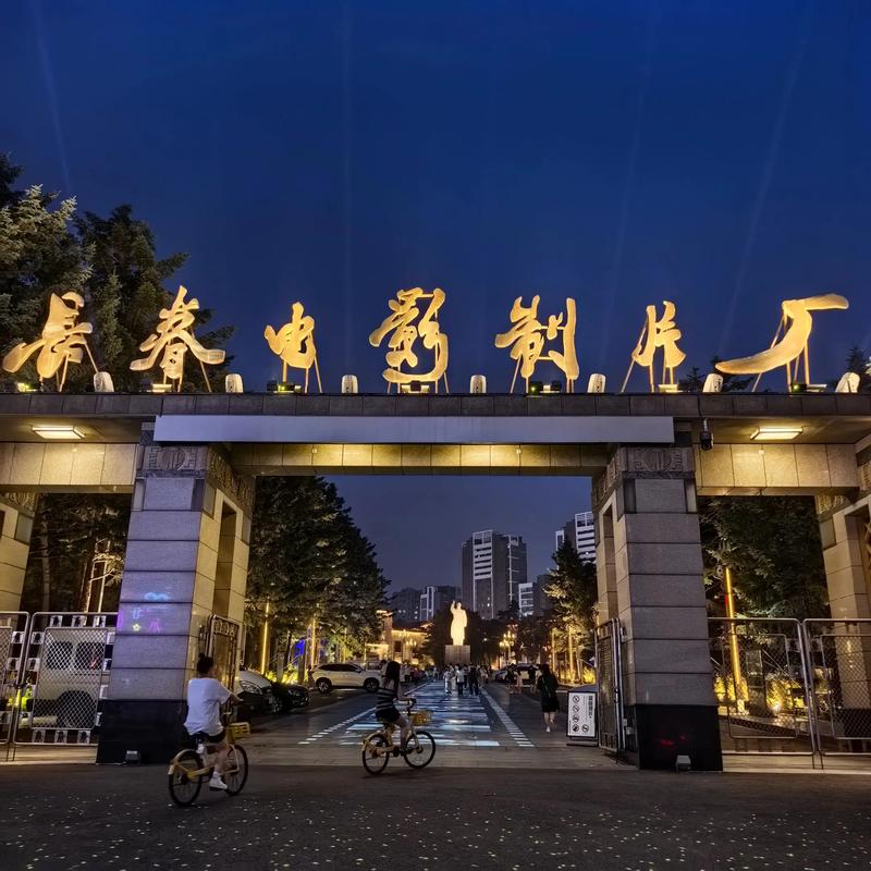 小说 邻居少妇的相关介绍
