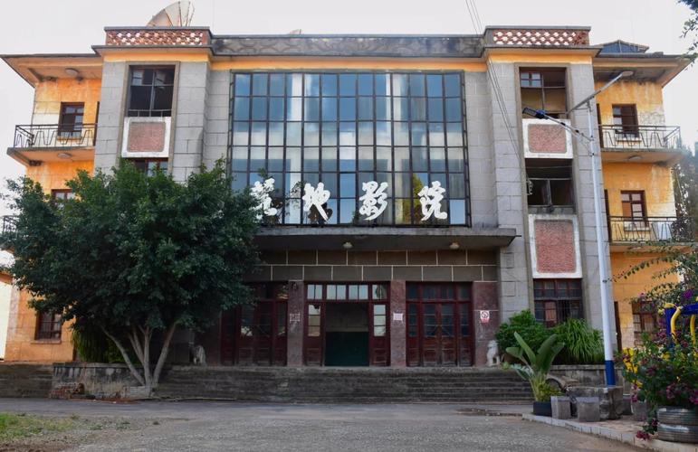 天天摸天天干天天日少妇av的相关介绍