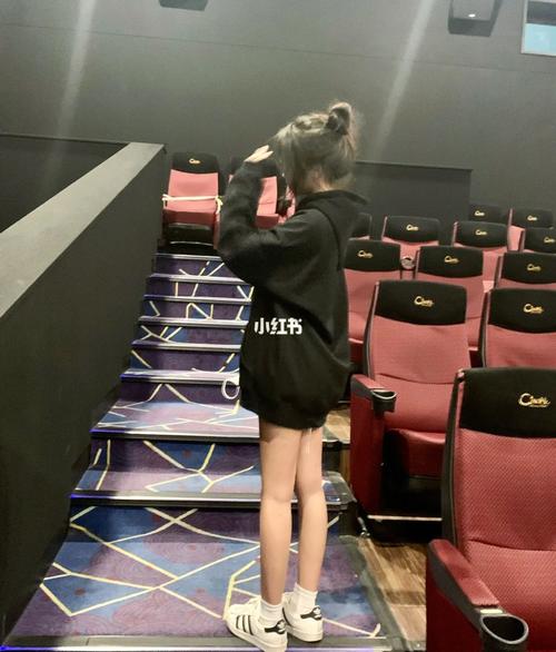 大胸女秘书电影的相关介绍