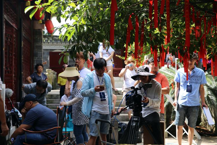 少妇av在线网址的相关介绍