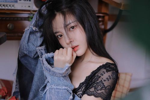 少妇亚洲综合的相关介绍