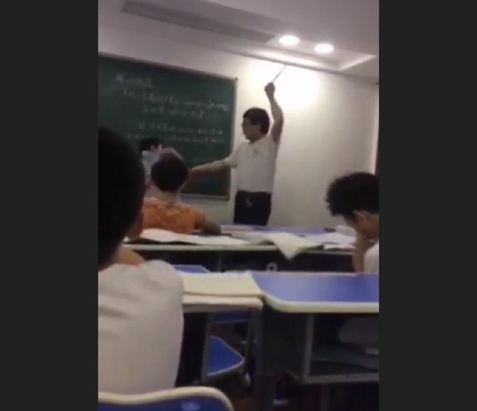少妇不卡av的相关介绍