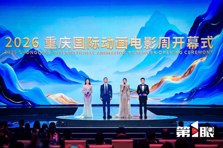 美女脱18岁以下禁止看尿口的相关介绍