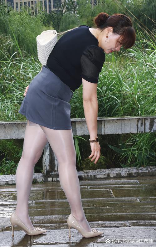 美女操白浆的视频的相关介绍