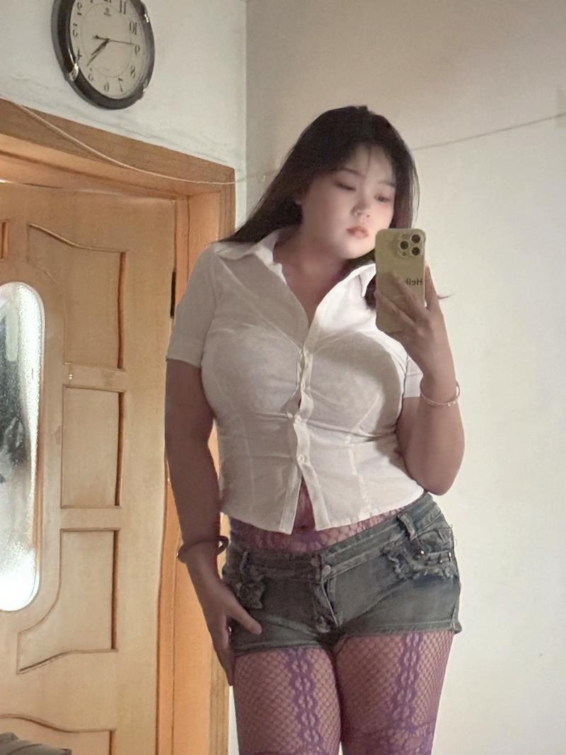 女生内裤有点黄色分泌物的相关介绍