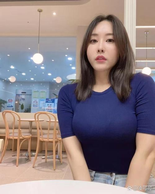 一边做一边摸一边亲一边脱的相关介绍