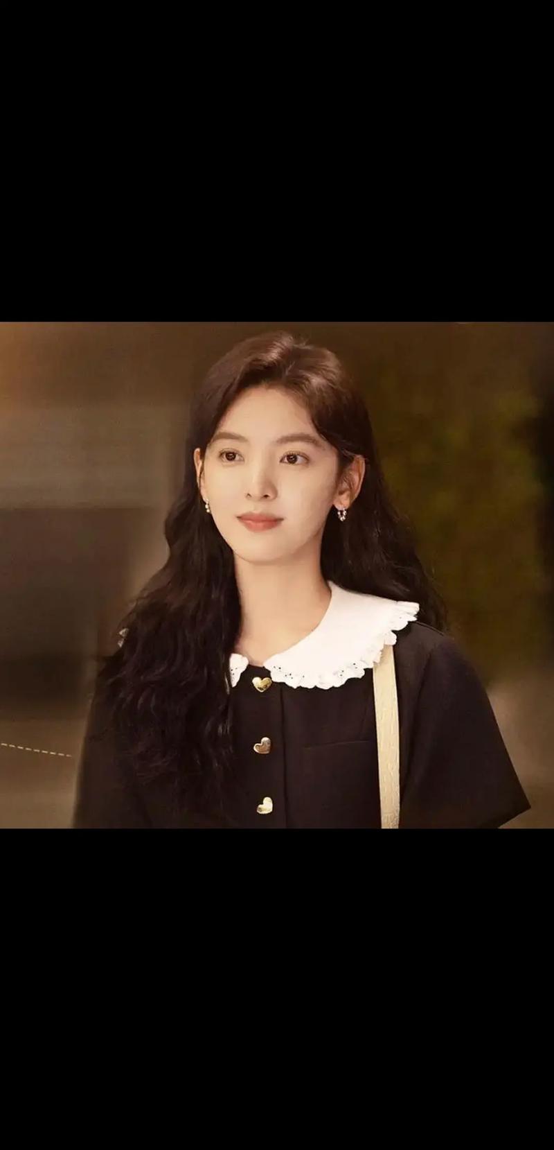 女人18片免费的相关介绍