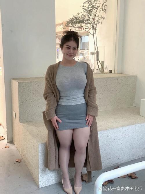 美女老师被我操的视频的相关介绍