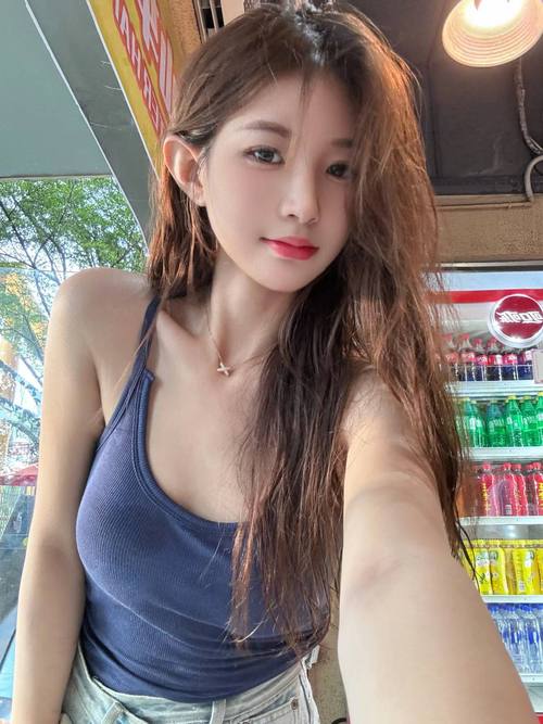 强摸秘书人妻大乳的相关介绍