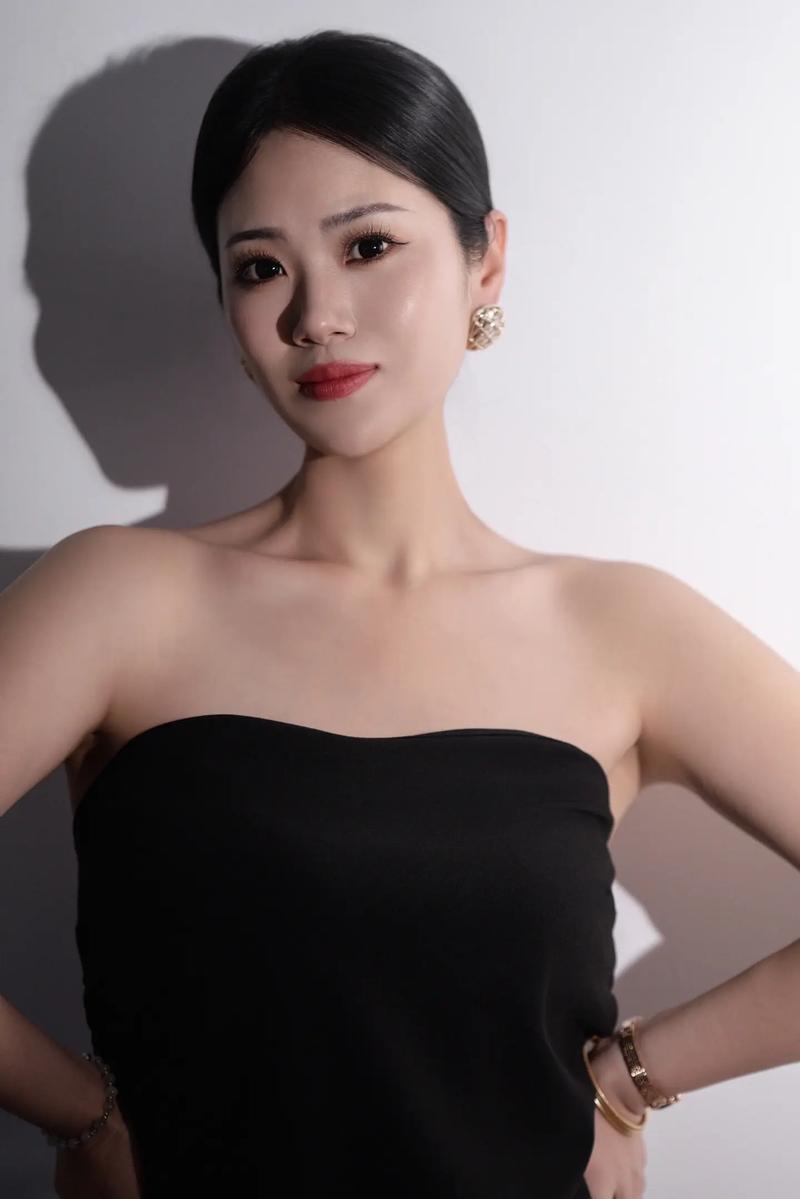 av久久色婷婷的相关介绍