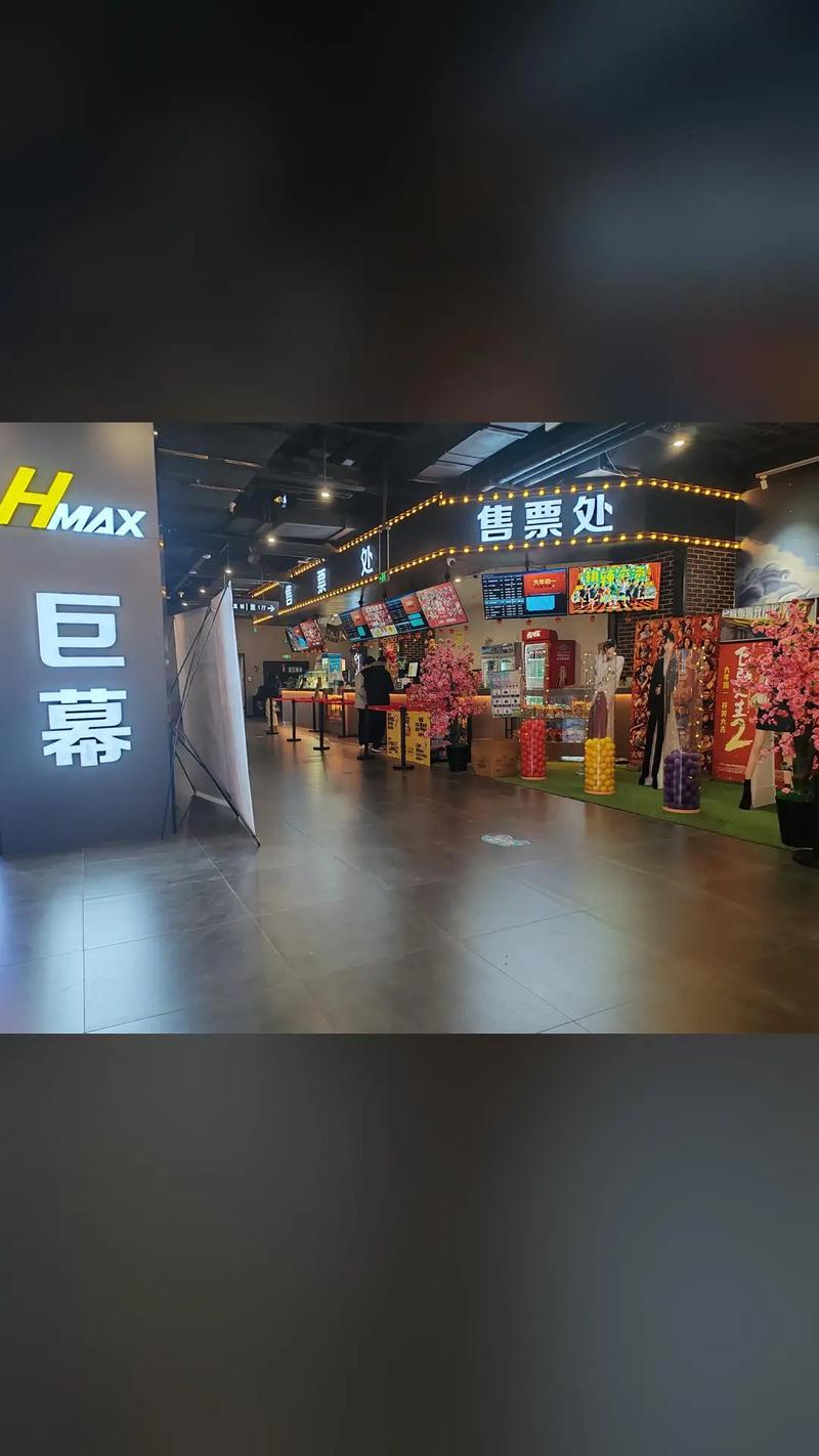 操警花的处女b的相关介绍