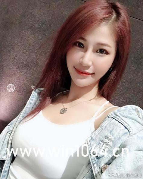 玩弄少妇白嫩高耸的乳峰av的相关介绍